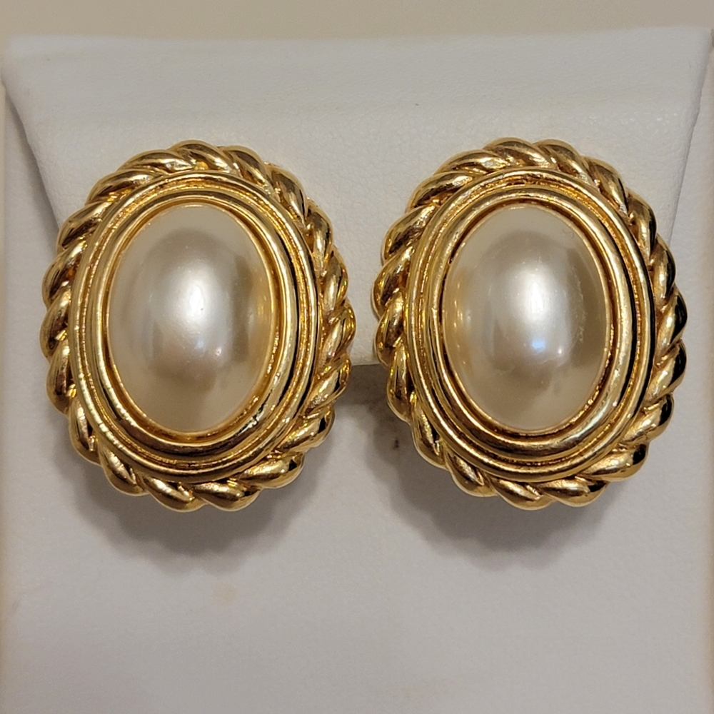 Vintage Napier Oversized Faux Pearl Gold Tone Rope Clip On Statement Earrings